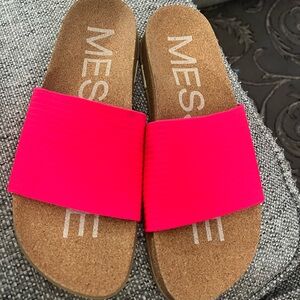 MESSAGE Shaw Ripple Slide Compression Stretch Knit Strap Hot Pink EU 40 NEW